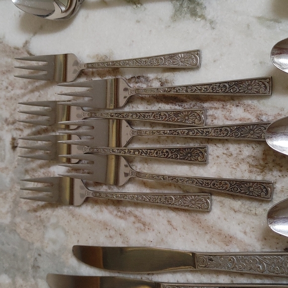 38 pc Japan Stainless Steal Supreme Cutlery Leaf Velvet Pattern - Picture 6 of 17